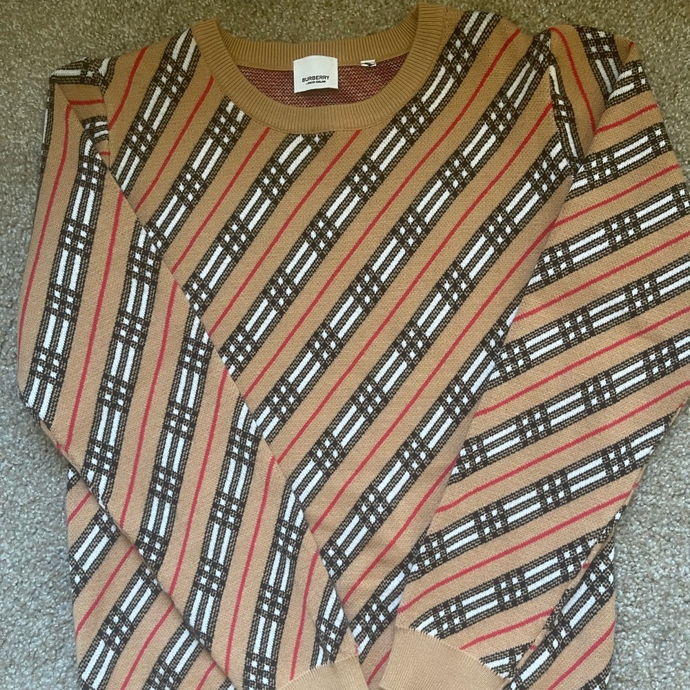 Burberry sweatshirt